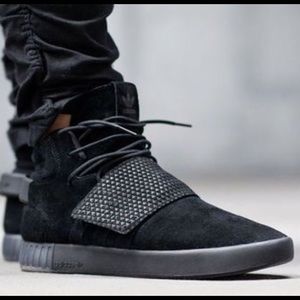 Black Adidas Invader Strap